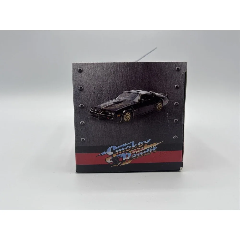 Jada Toys Hollywood Rides 1977 Pontiac Firebird Smokey and the Bandit 1/32 Scale